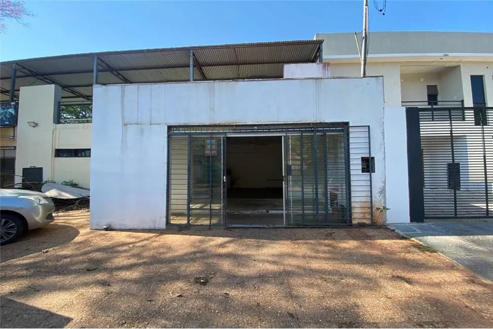 Local en Fernando De La Mora — Foto 1 de 5