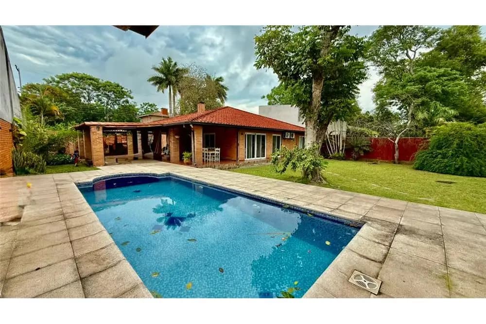 Casa en San Bernardino — Foto 1 de 27