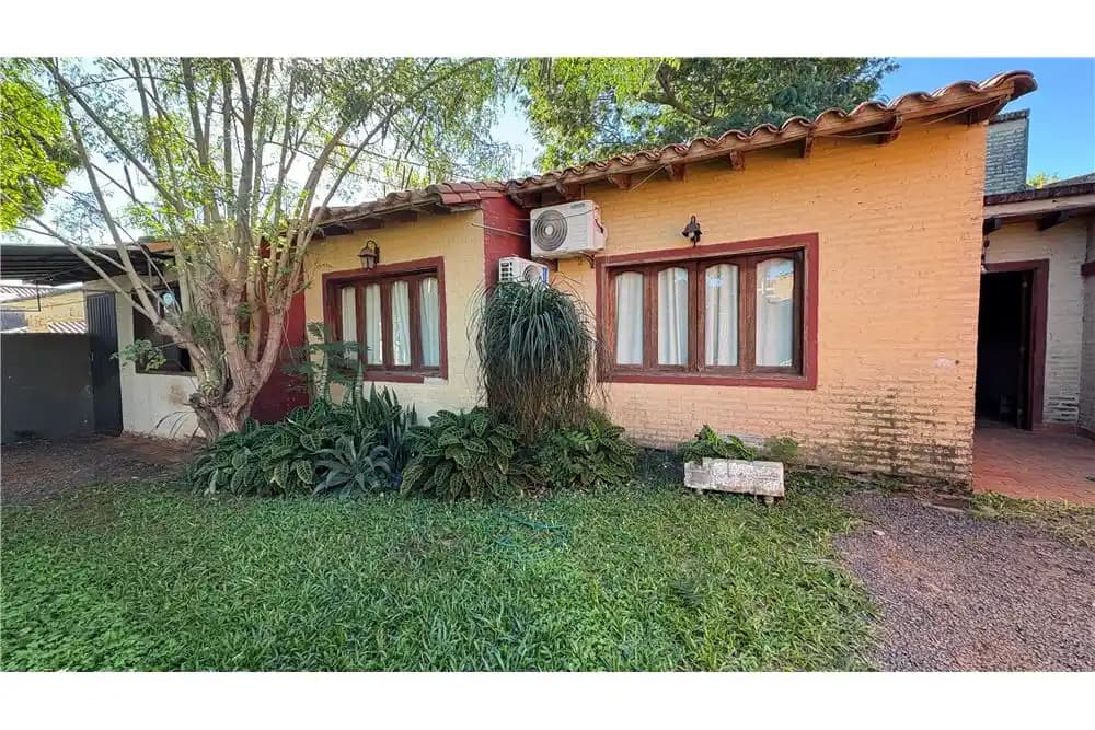 Casa en Luque — Foto 1 de 8