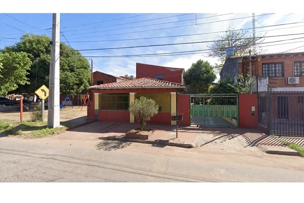Casa en Fernando De La Mora — Foto 1 de 10