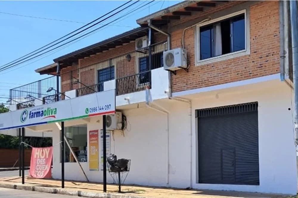 Local en Fernando De La Mora — Foto 1 de 10