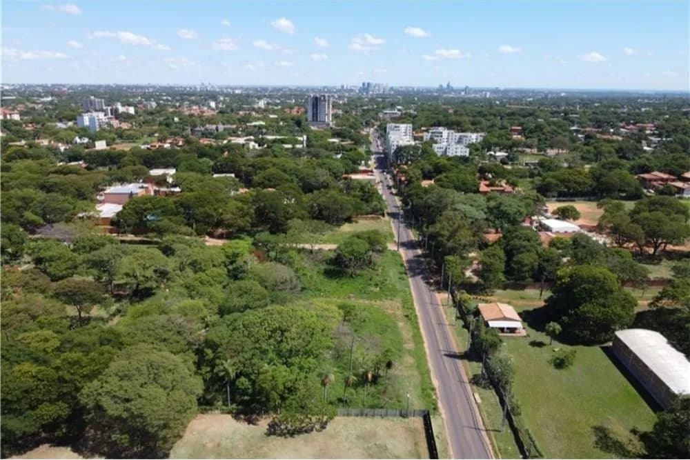 Terreno en Fernando De La Mora — Foto 1 de 4