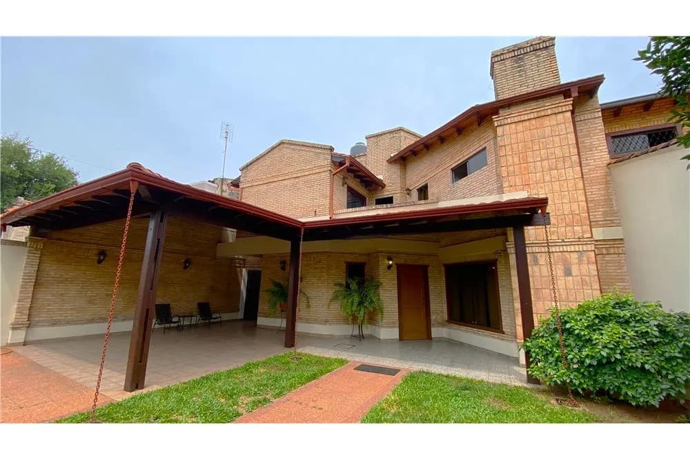 Casa en Fernando De La Mora — Foto 1 de 19