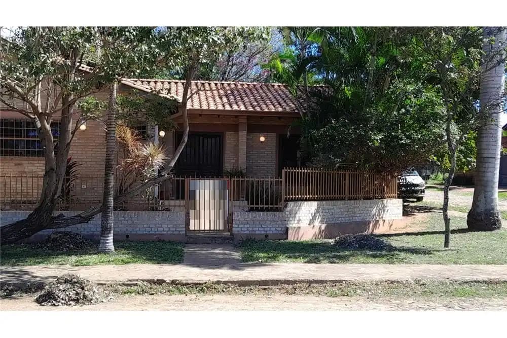 Casa en Luque — Foto 1 de 17