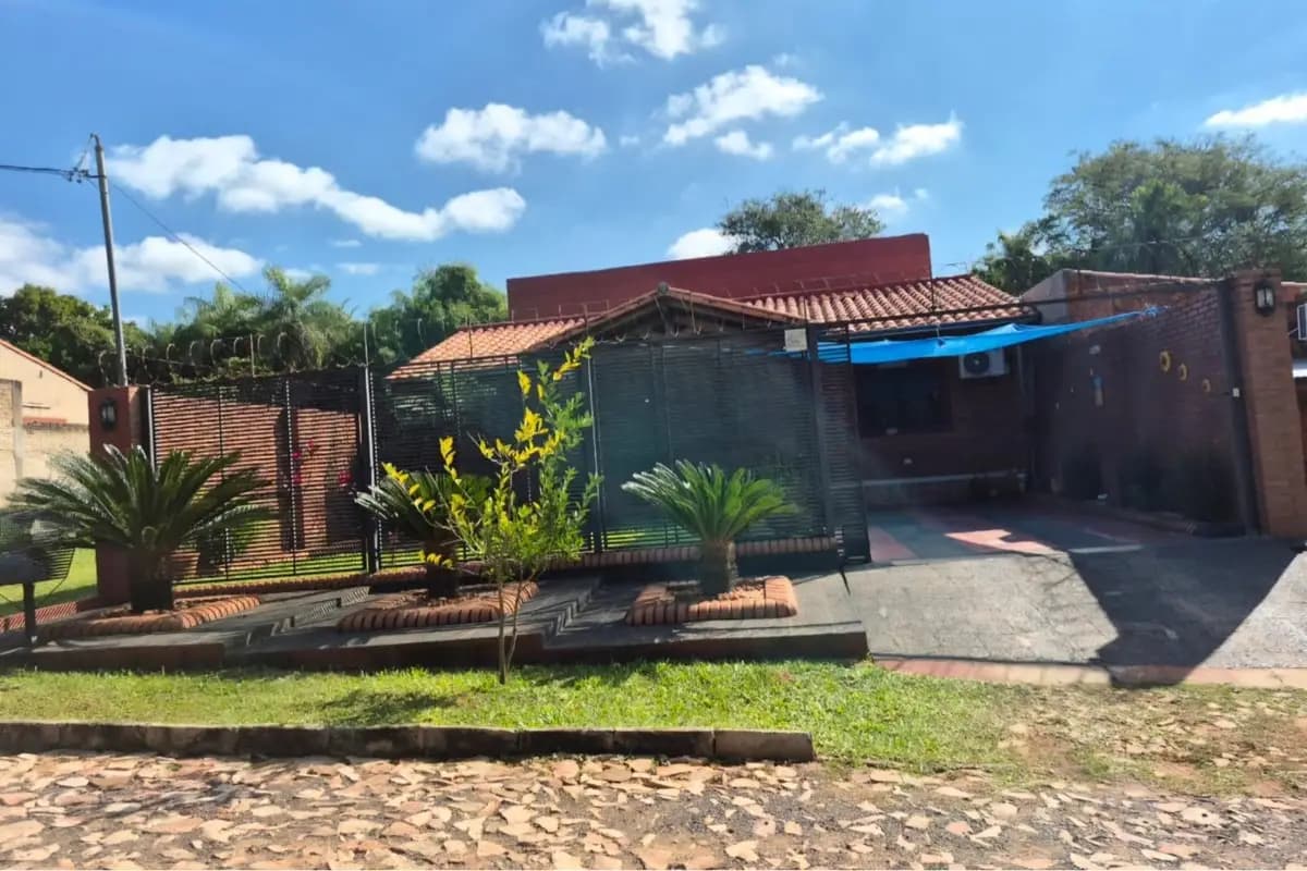 Casa en Limpio — Foto 1 de 18