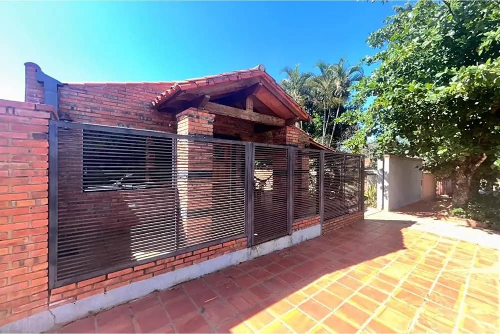 Casa en Luque — Foto 1 de 15