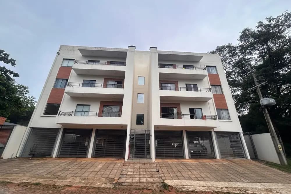 Apartamento en Fernando De La Mora — Foto 1 de 10