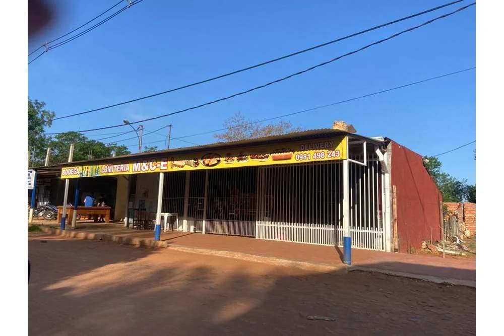 Casa en Luque — Foto 1 de 18