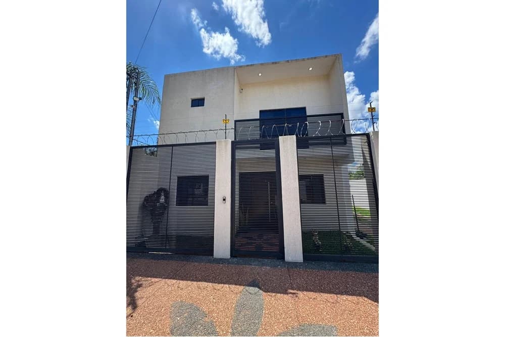 Casa en Lambaré — Foto 1 de 30