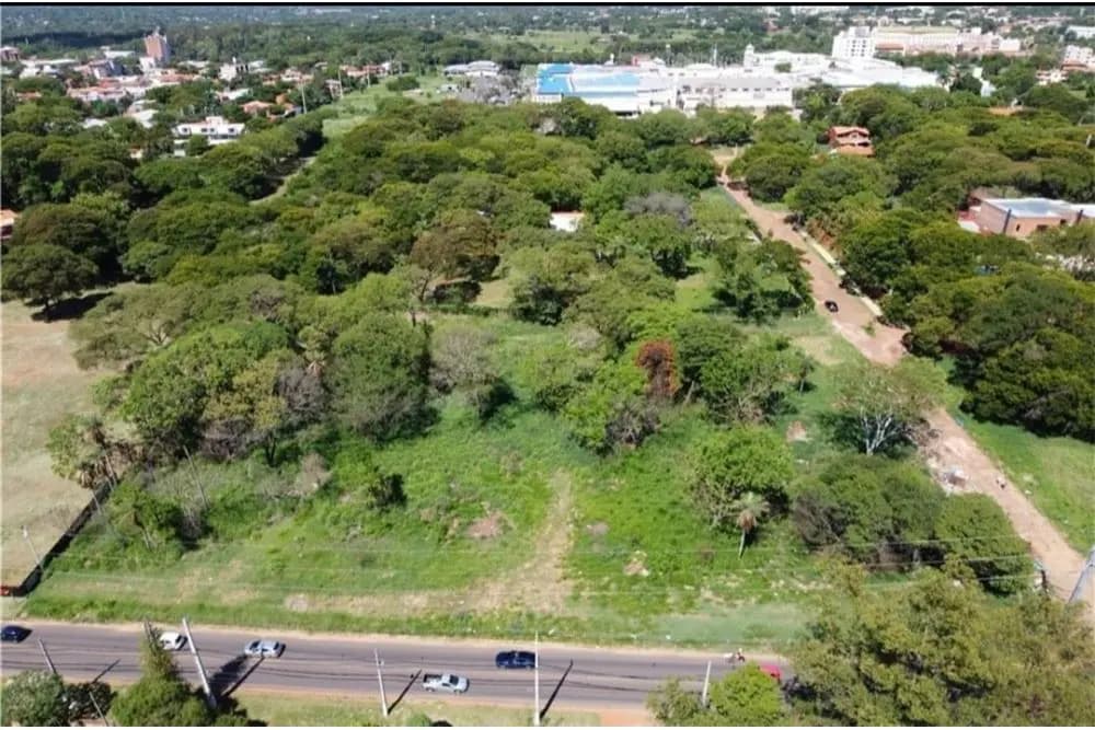 Terreno en Fernando De La Mora — Foto 1 de 4