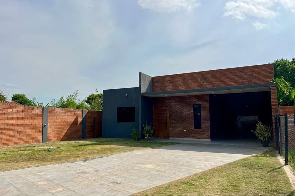 Casa en Limpio — Foto 1 de 20